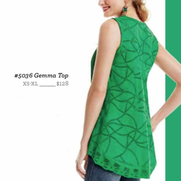 CABI Green Eyelet Gemma Top Size Small - Picture 2 of 9